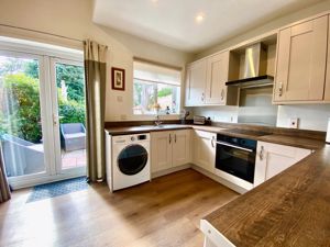 Kitchen- click for photo gallery